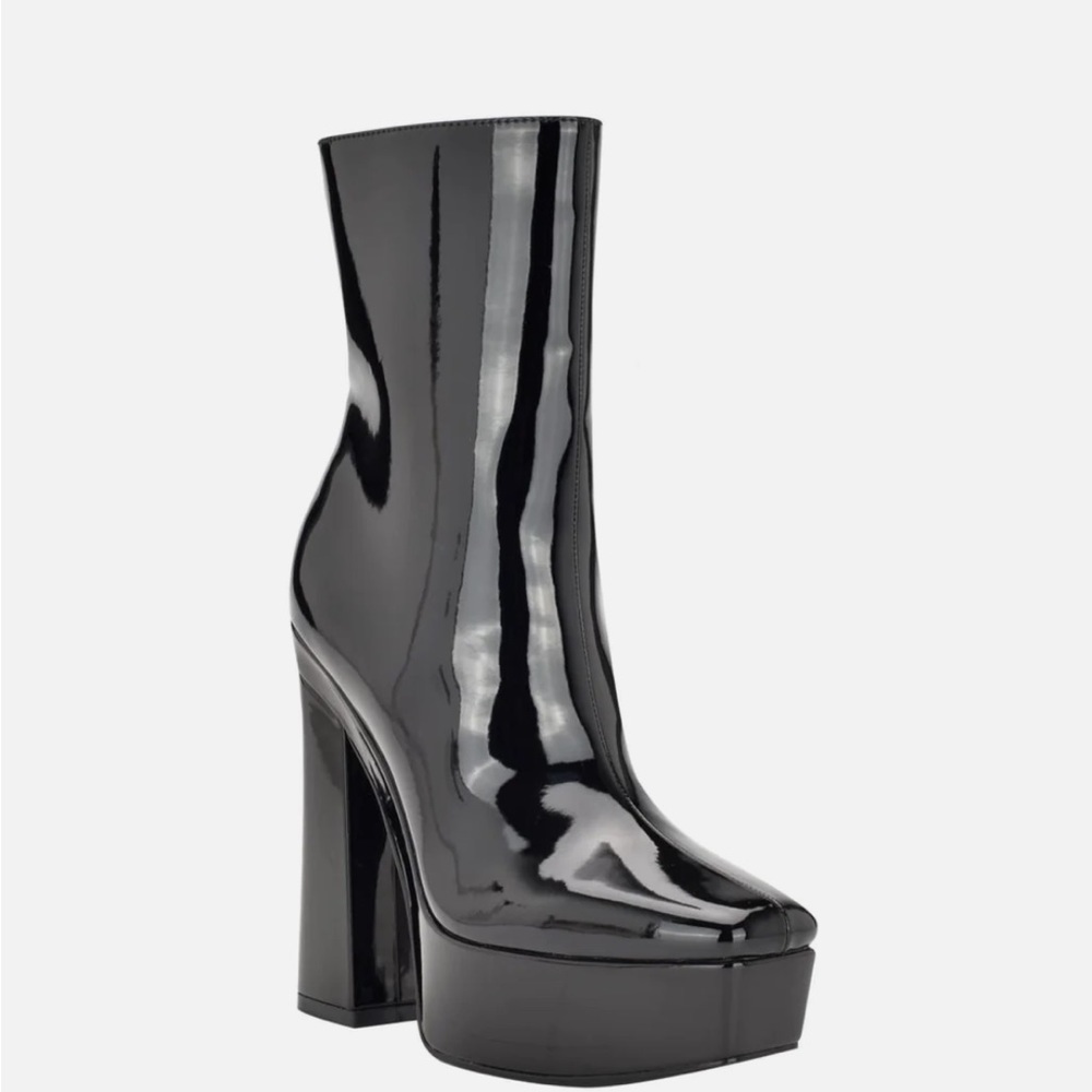 GUESS Womens Black 1-1/2" Platform Logo Byra  Toe Block Heel Booties shoes 6.5